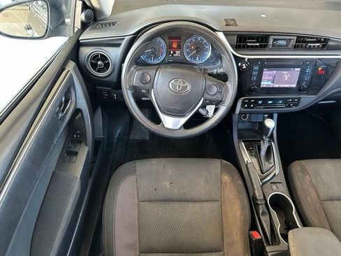 Used 2018 Toyota Corolla LE image 10