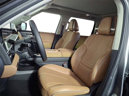 Certified 2025 INFINITI QX80 Sensory image 15