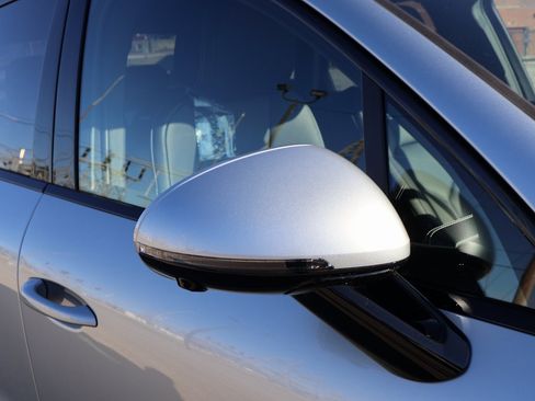 New 2026 Porsche Macan image 15