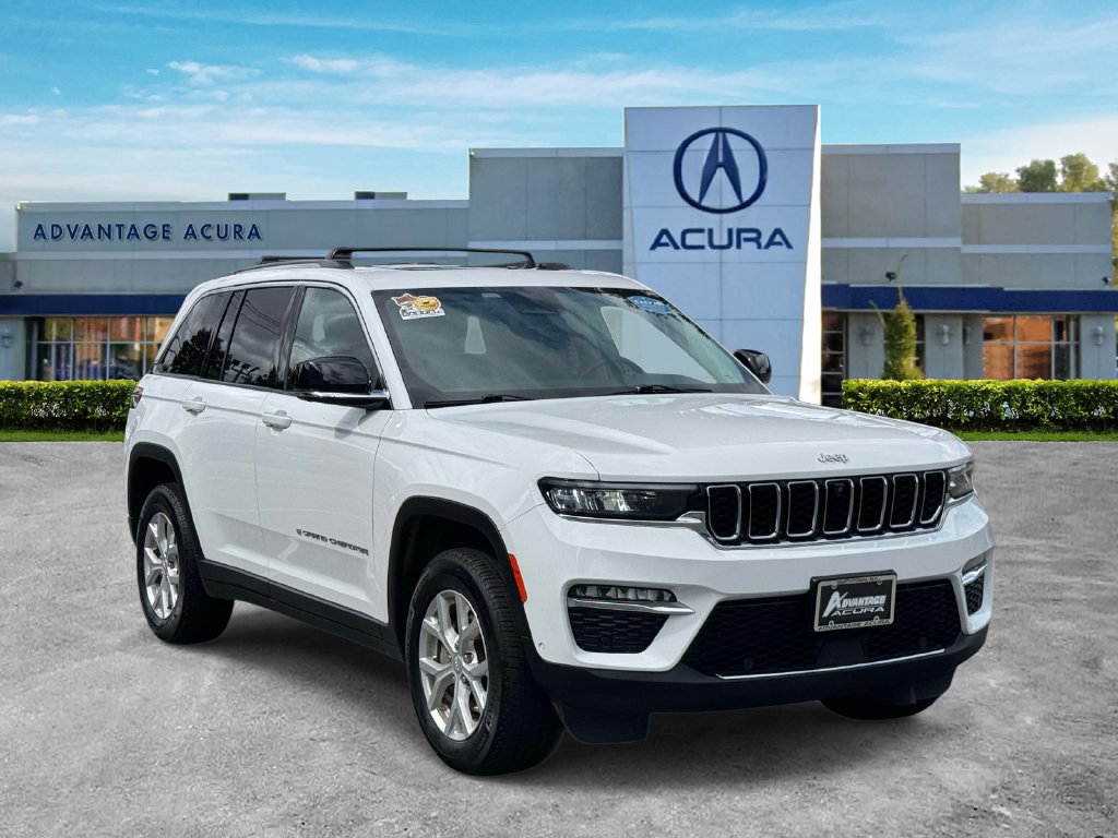 Used 2023 Jeep Grand Cherokee Limited w/ Luxury Tech Group II AWD/4WD image 2