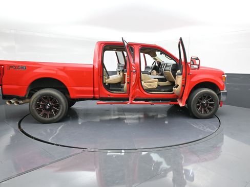 Used 2018 Ford F250 Lariat w/ Lariat Ultimate Package image 38