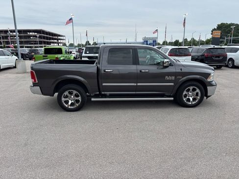 Used 2018 RAM 1500 Laramie w/ Convenience Group AWD/4WD image 6
