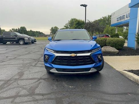 Used 2024 Chevrolet Blazer LT w/ Convenience Package FWD image 2