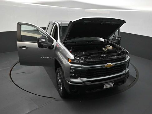 Used 2025 Chevrolet Silverado 2500 Custom AWD/4WD image 26