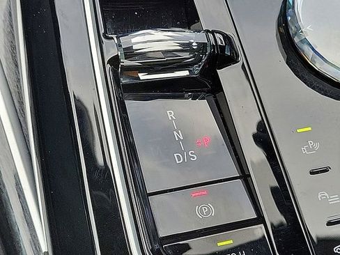 Used 2025 BMW 740i RWD image 26