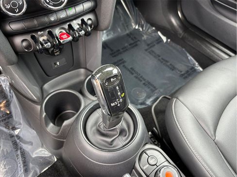 Used 2021 MINI Cooper 2-Door Hardtop FWD image 30