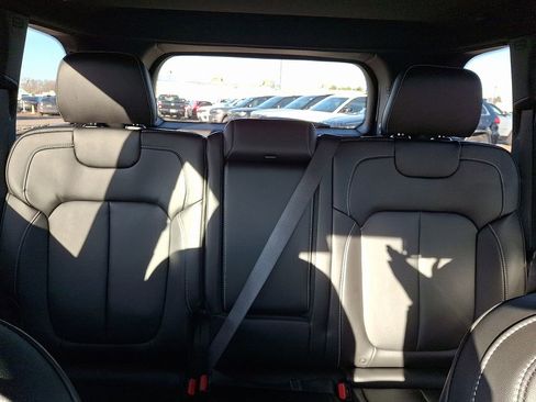 New 2025 Jeep Grand Cherokee Limited image 14