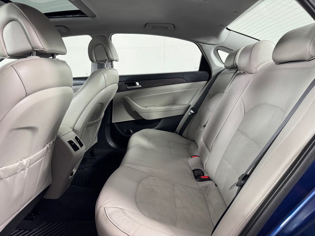 Used 2016 Hyundai Sonata Sport w/ Option Group 03 FWD image 19