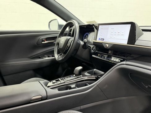 Used 2024 Toyota Crown XLE image 23