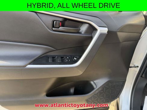 Certified 2025 Toyota RAV4 LE AWD/4WD image 21