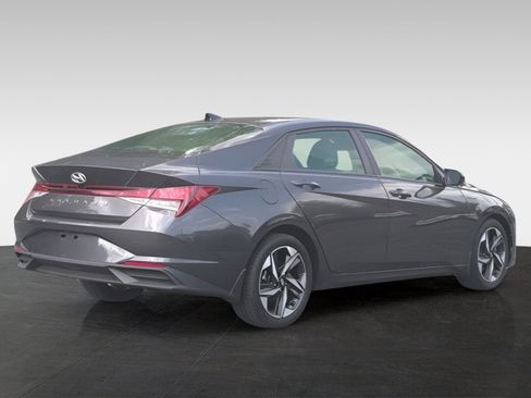 Used 2023 Hyundai Elantra SEL w/ Convenience Package FWD image 6
