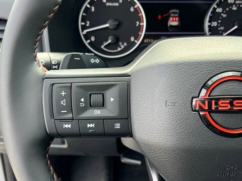 Used 2025 Nissan Rogue SV AWD/4WD image 22