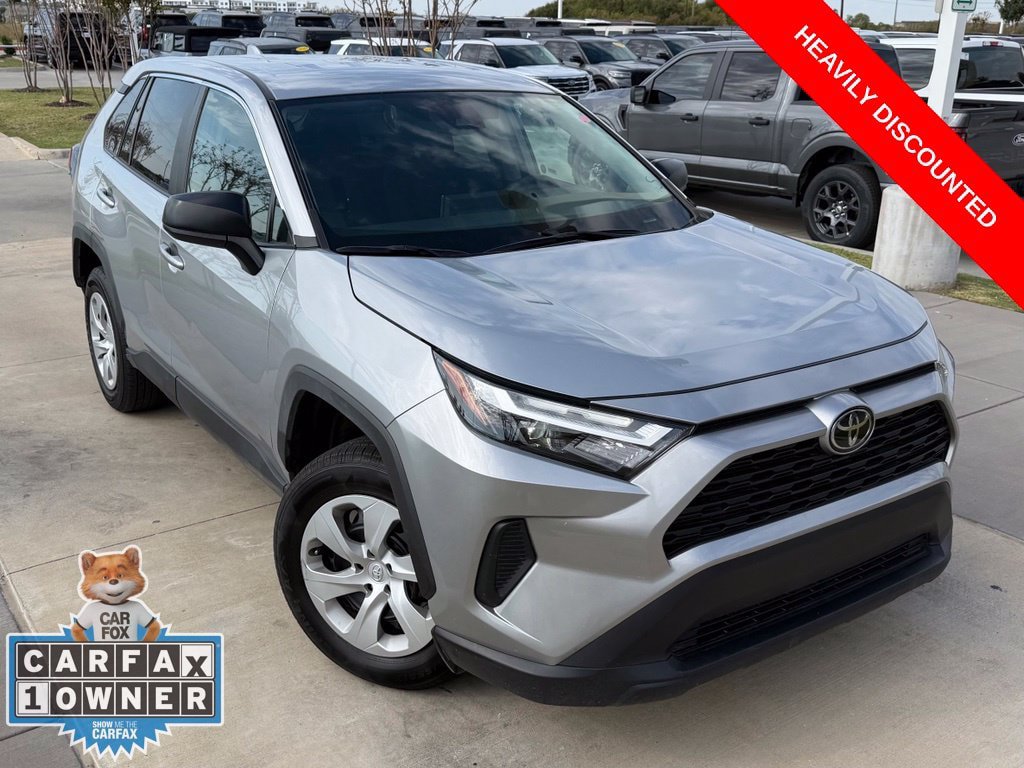 Used 2025 Toyota RAV4 LE AWD/4WD image 2