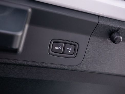 Certified 2022 Porsche Panamera 4 Platinum Edition AWD/4WD image 36