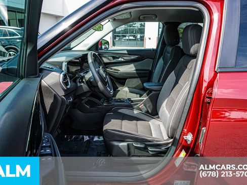 Used 2025 Chevrolet TrailBlazer LT AWD/4WD image 18