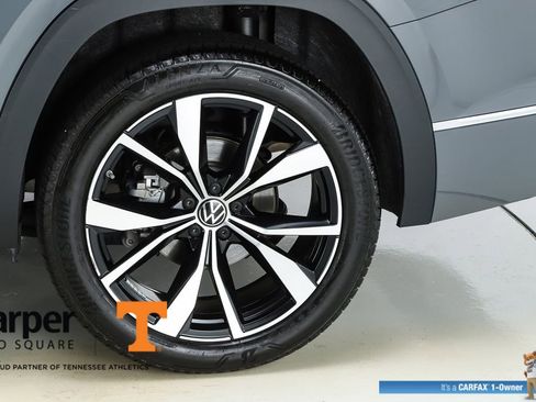 Used 2025 Volkswagen Atlas SEL Premium R-Line image 46