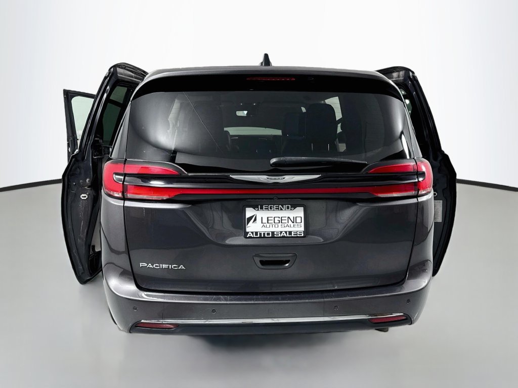 Used 2023 Chrysler Pacifica Touring-L FWD image 24