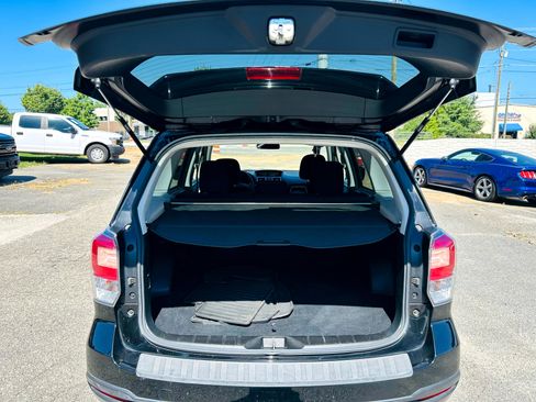 Used 2017 Subaru Forester 2.5i Premium w/ All-Weather Package image 18