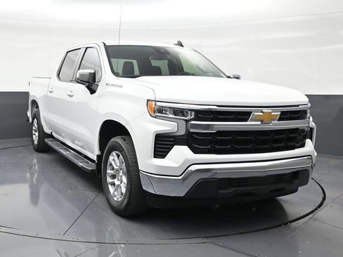 Used 2024 Chevrolet Silverado 1500 LT RWD image 7