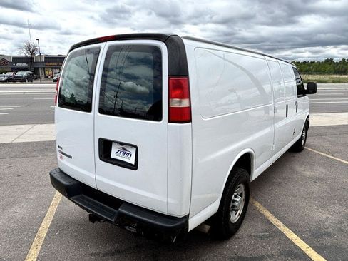 Used 2010 Chevrolet Express 2500 Extended image 8