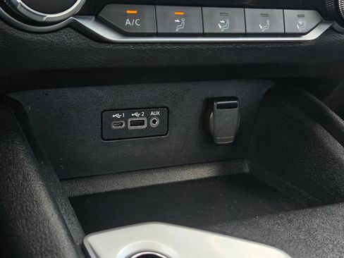 Used 2025 Nissan Altima 2.5 SV FWD image 19