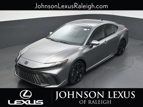 Used 2025 Toyota Camry XSE FWD image 25