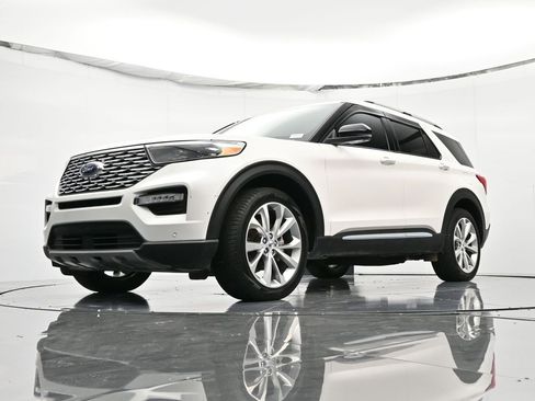 Certified 2023 Ford Explorer Platinum w/ Technology Package image 38