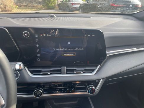 Used 2025 Chevrolet Equinox LT image 18