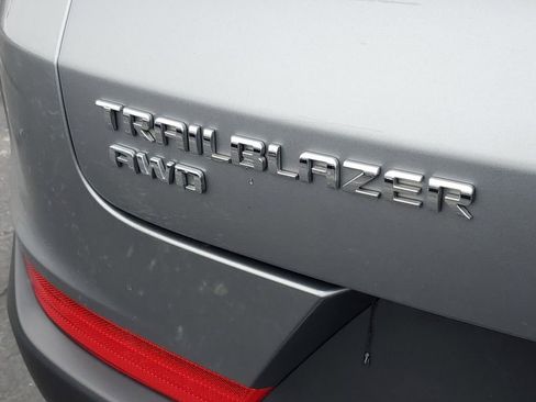 Used 2025 Chevrolet TrailBlazer LT AWD/4WD image 31