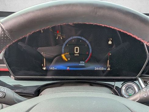 Used 2024 Chevrolet Trax RS w/ Sunroof Package FWD image 10