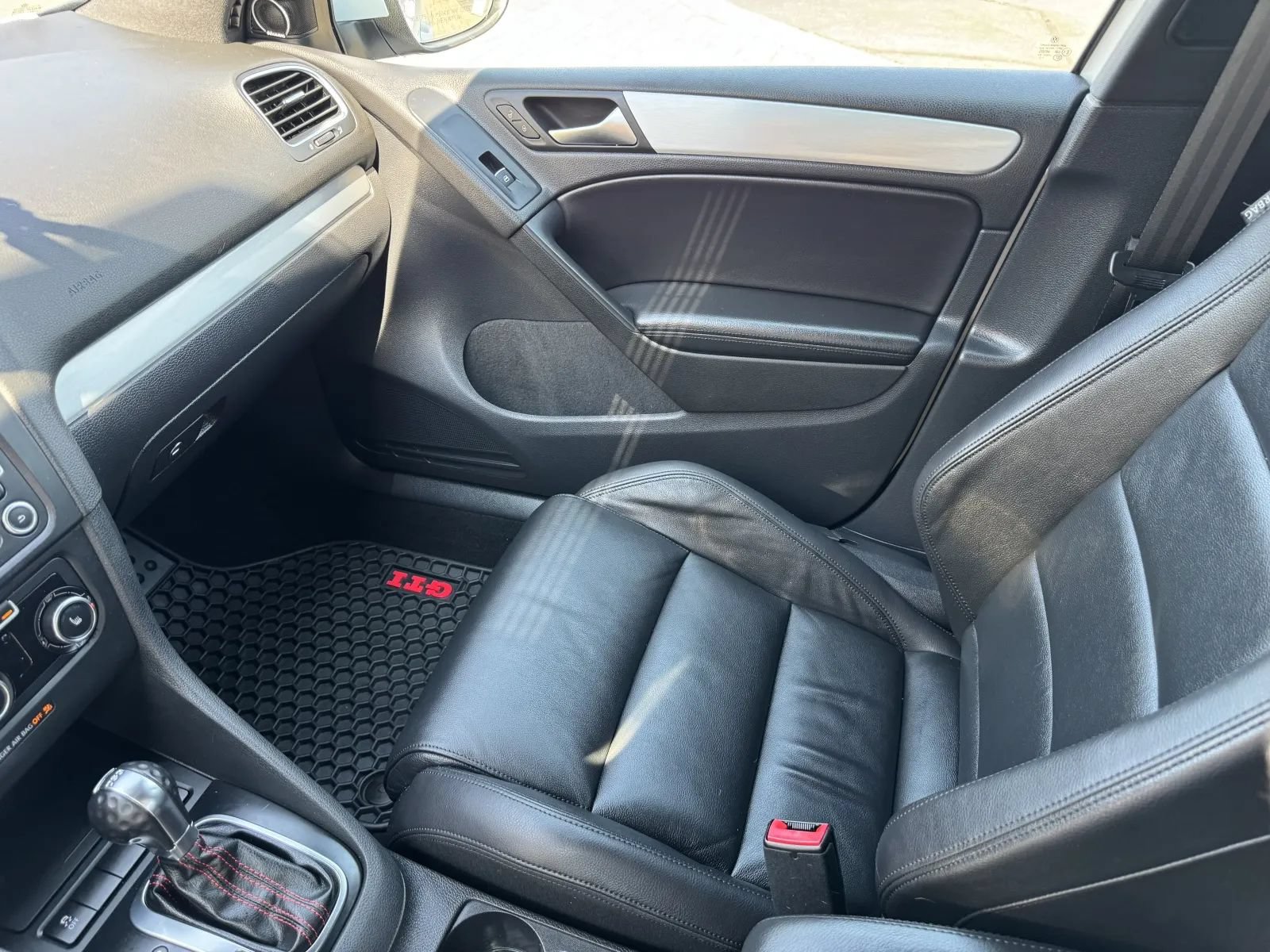 Used 2012 Volkswagen GTI Autobahn FWD image 25