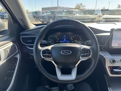 Certified 2024 Ford Explorer XLT w/ Equipment Group 202A image 9