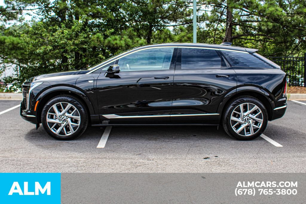 Used 2026 Cadillac Optiq Luxury 2 AWD/4WD image 6