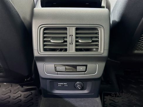 Used 2024 Audi Q5 e Premium Plus w/ Premium Plus Package image 31