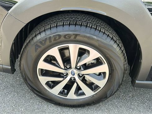 Certified 2025 Subaru Outback Premium AWD/4WD image 8