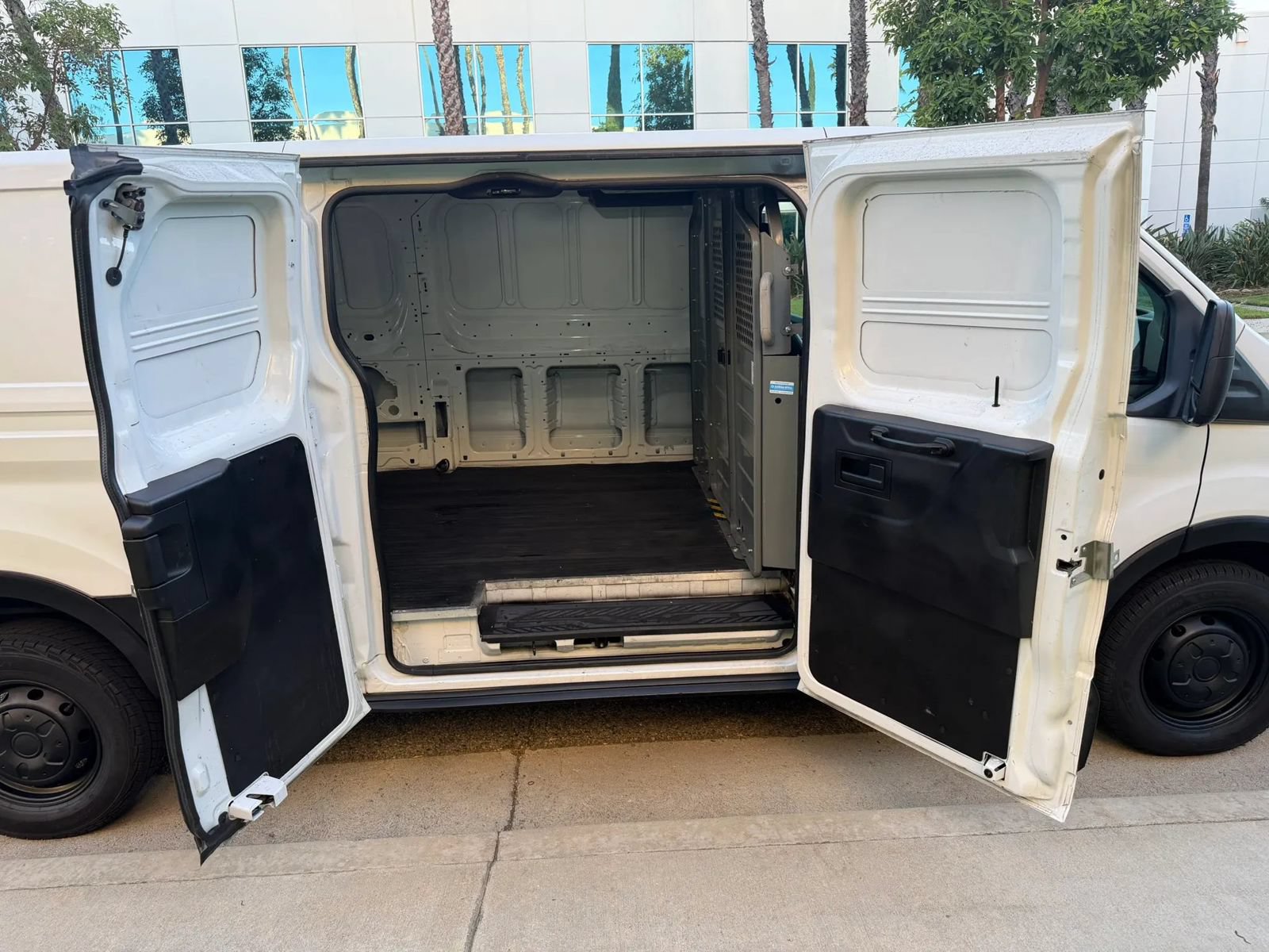 Used 2020 Ford Transit 250 Low Roof RWD image 11