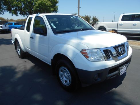 Used 2019 Nissan Frontier S RWD image 6