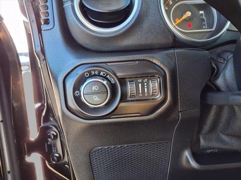 Used 2020 Jeep Gladiator Overland image 15