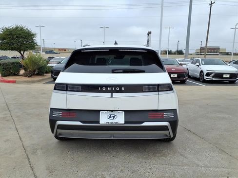 New 2025 Hyundai Ioniq 5 SEL image 4