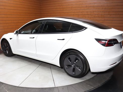 Used 2023 Tesla Model 3 Standard Range image 9