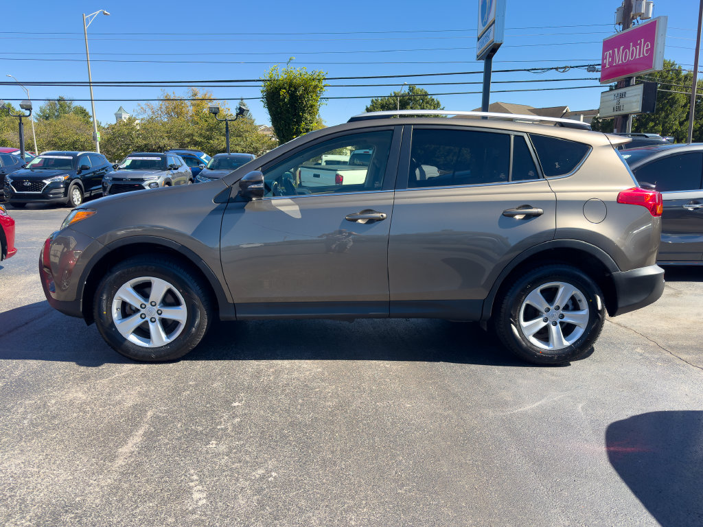 Used 2014 Toyota RAV4 XLE AWD/4WD image 4