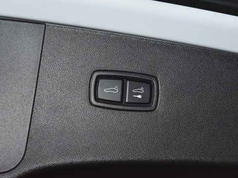 Certified 2024 Porsche Cayenne Turbo GT image 34