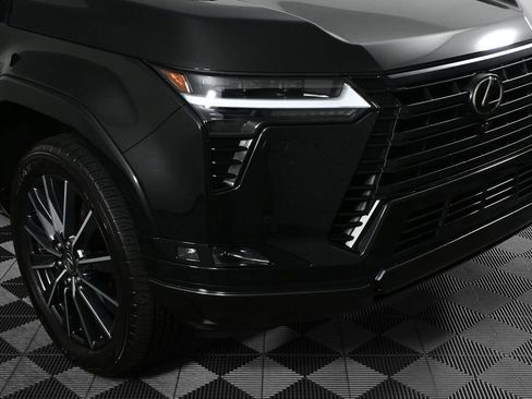 Used 2024 Lexus GX 550 w/ Cold Area Package image 34