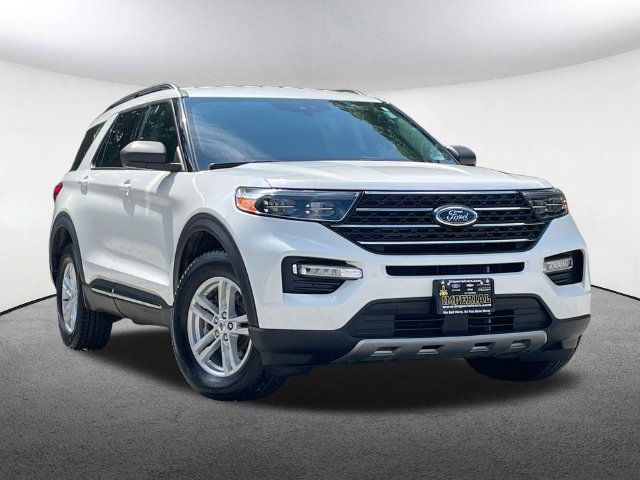 Used 2022 Ford Explorer XLT w/ Equipment Group 202A AWD/4WD image 17