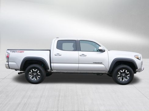Used 2022 Toyota Tacoma TRD Off-Road image 8
