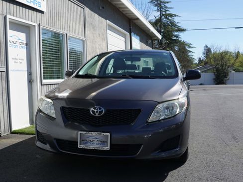 Used 2009 Toyota Corolla SEDAN 4D image 2