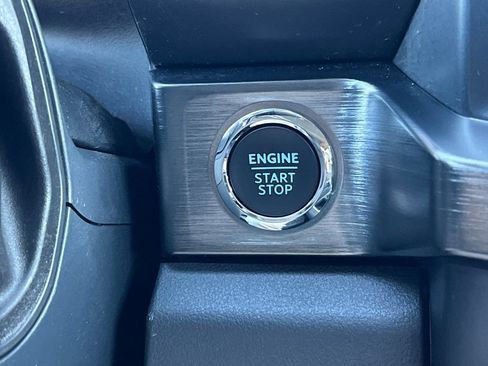 Used 2023 Ford F250 Lariat w/ FX4 Off-Road Package image 27