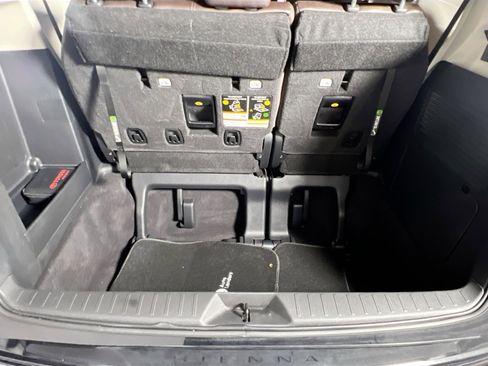 Used 2024 Toyota Sienna Platinum image 26