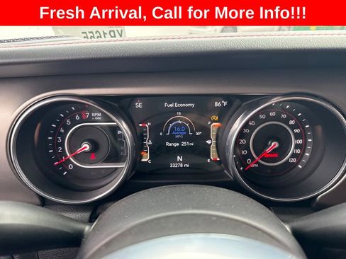 Used 2019 Jeep Wrangler Unlimited Rubicon w/ Uconnect 4C Nav & Sound Group image 3