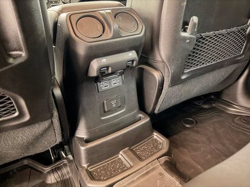 Used 2024 Jeep Wrangler Unlimited Sahara w/ Technology Group AWD/4WD image 18